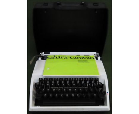 Cased vintage Imperial Sahara typewriter
reasonable used condition