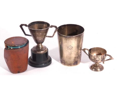 Mixed lot to include a George V silver beaker of plain tapering form engraved and dated to one side, Birmingham 1910, makers 