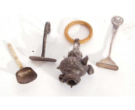 Mixed lot including a George III silver shovel caddy spoon with carved bone handle, hallmarked London 1835, makers mark I.T, 