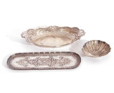 Mixed lot to include an Edward VII oval silver shallow dish embossed and pierced design, hallmarked Birmingham 1905, an embos