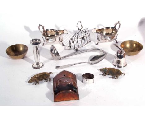 Box of silver plated wares to include a pair of Georgian style sauce boats, a lancet shape toast rack, soup ladle, serving sp