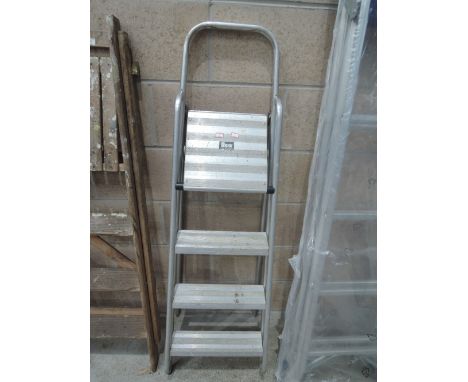 A set of aluminium step ladders