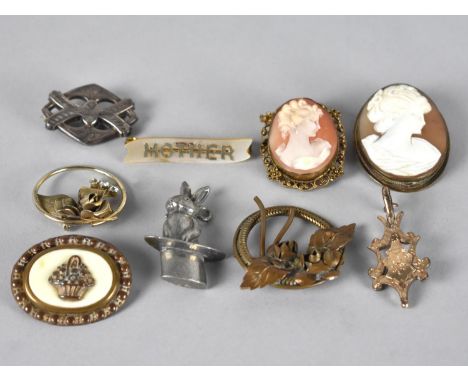 A Collection of Late 19th and Early 20th Century Brooches to Comprise Cameo Brooches, Mother of Pearl 'Mother' Brooch, Yellow