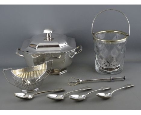 A HEAVY SQUARE ELECTROPLATE VEGETABLE DISH with twin handles and canted corners and with an all metal lid, an oval two handle