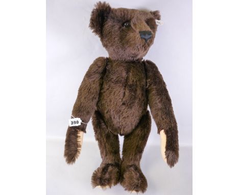 A BOXED 1993 STEIFF 'BUTTON IN EAR' TEDDY BEAR, from the 1907 British Collectors Replica, in brown mohair, limited edition (0