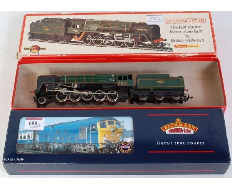 A Bachmann Class 24 diesel No. D5054 in BR green (VG,BVG) and a Hornby Class 9F 2-10-0 No. 92220 Evening Star in BR green, mi