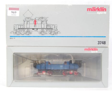 A Marklin H0 3-rail digital 3748 DB BR ETO electric No. E7021 in dark blue (NM,BVG)