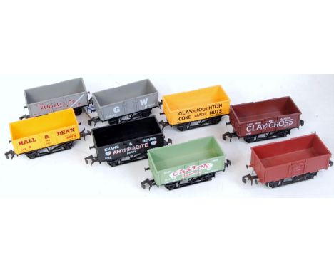 8 assorted Lima coal/mineral wagons, all (VG)