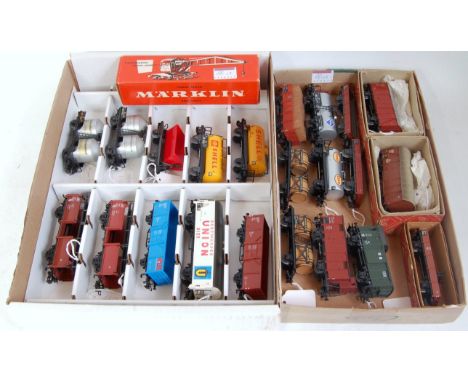 19 unboxed Marklin H0 wagons (VG) 2 vans in red boxes (G-BG) and boxed Krupp-Ardelt crane and match truck (G-BG)