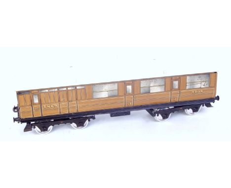 Hornby 1937-41 LNER No. 2 corridor coach brake/composite - roof repainted, couplings and wheels changed to non-Hornby, marks 