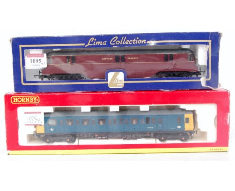 A Lima ex-GWR Express Parcels diesel railcar No. W34 in BR maroon (VG,BF-G), and a Hornby Class 121 single unit diesel railca