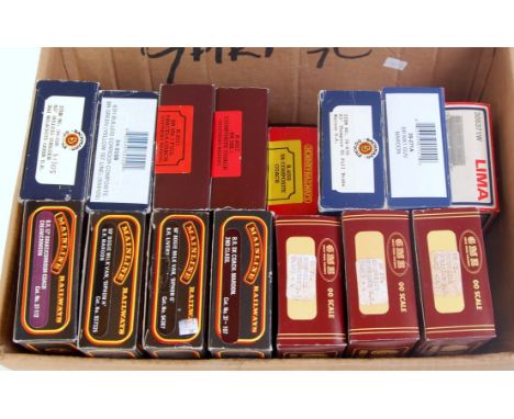 15 coaches by Bachmann, Mainline GMR (Airfix), Lima and Hornby, mixed liveries BR maroon, maroon/cream (SR) green (G-BG)
