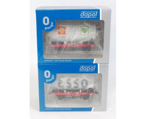 Dapol 7F-058-001 14T tank wagon class A silver Esso No. 2985 with a 7F-058-002 14T tank wagon class A silver Shell BP No. A74