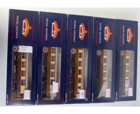 5x Bachmann BR Mk1 Pullman Cars, with lighting - 1st class cars Emerald and Eagle, 2nd class cars No. 332 and 347 and Hadrian