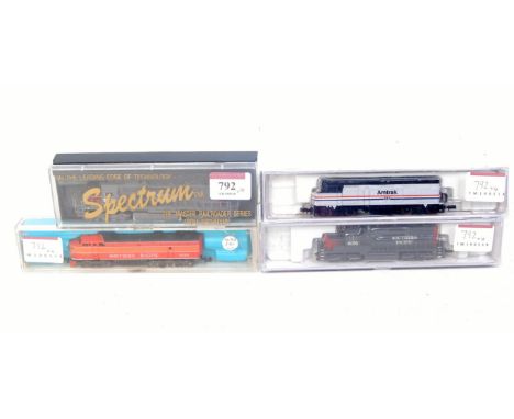 Atlas N gauge Southern Pacific FM diesel No. 6303  (VG-BG) Life-Like Southern Pacific GP20 diesel No. 4058 (NM-BNM), Bachmann