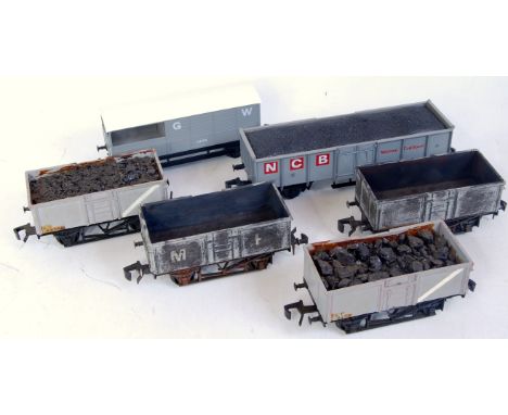 6 assorted Lima wagons including 2x grey 16 ton steel coal with loads, 2x grey 12 ton steel coal without loads, GW grey 20 to