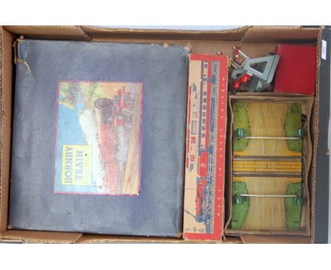 Hornby 1948-57 M1 Passenger set comprising green M1 c/w loco with 3455 tender, Marjorie & Aurelia M1 Pullman coaches, track a