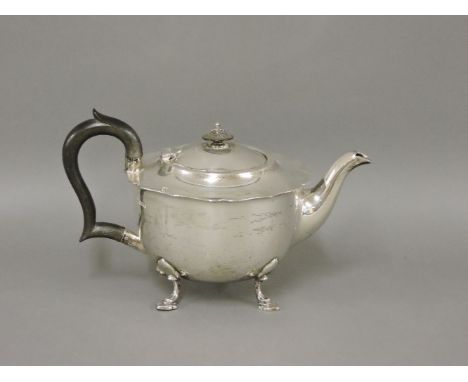 A silver teapot, Sheffield 1916