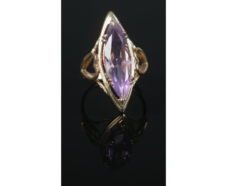 A 9ct Gold amethyst marquise shaped dress ring. Size L. Total weight: 3.9g  