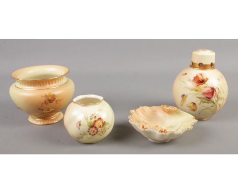 Four pieces of Royal Worcester ceramics in the blushware pattern. To include 1039 Pot Pourri jar and 1413 shell pin tray.  Li