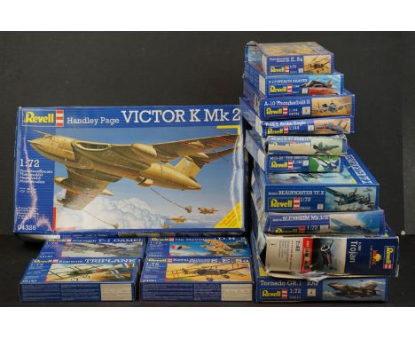 15 Boxed Revell plastic model kits to include Handley Page Victor K Mk 2 04326, 05726 T-28B Trojan, 04619 Tornado GR-1 RAF et