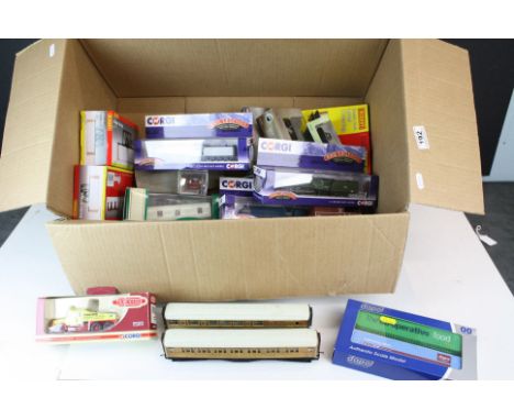 Collection of OO gauge model railway and boxed diecast models to include Corgi Trackiside, 4 x items of rolling stock (Bachma