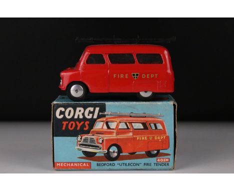 Boxed Corgi 405M Mechanical Bedford Utilecon Fire Tender diecast model, diecast excellent, box showing a touch of edge wear b