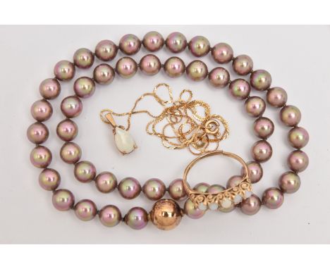 A SMALL ASSORTMENT OF JEWELLERY, to include an AF yellow gold and opal ring, hallmarked 9ct Birmingham, approximate gross wei