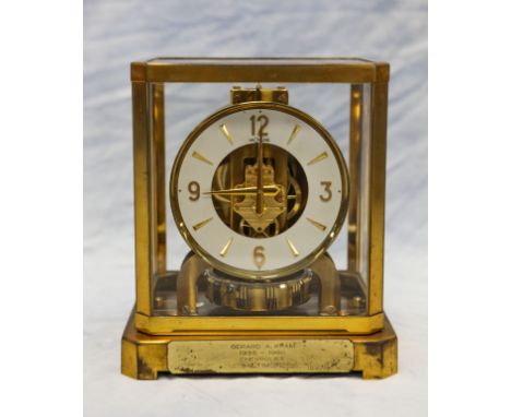 LeCoultre Atmos shelf clock, rising top, caliber 528-6, with 1960 engraved presentation plaque, 9-3/4" h