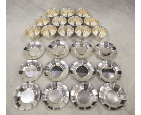 (12) Watson Company sterling silver custard bowls with underplates, no mono, retailed by Bailey Banks & Biddle, saucers 4-3/4