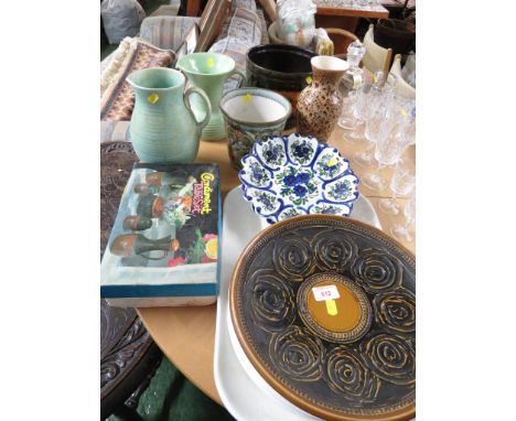 CERAMIC DISHES, PLANTERS, VASES, AND A BOXED CONDIMENT SET