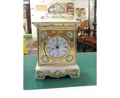 ROYAL CROWN DERBY 'GREEN DERBY PANEL' QUARTZ MANTLE CLOCK