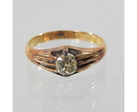 An 18 carat gold gentleman's diamond solitaire ring, approx 0.4 carats