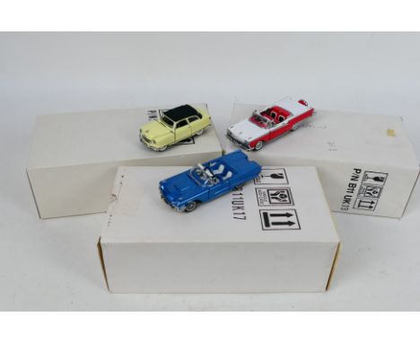 Franklin Mint. Three boxed Franklin Mint Diecast models appearing in Excellent to Mint condition. Skyline retractable, Nash R