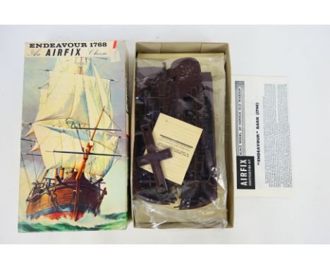 Airfix - A boxed Airfix #701 1:120 scale Endeavour 1768 plastic model kit. The 1973 model kit appears Mint and has loose part