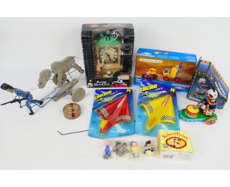 Wallace & Gromit - Fischer Technic - A group of toys and collectibles including a wooden pull along toy, a boxed Wallace & Gr