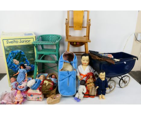 Mamas & Papas - Other - A collection of vintage children's toys plus unboxed plastic and vinyl dolls in a variety of sizes. L