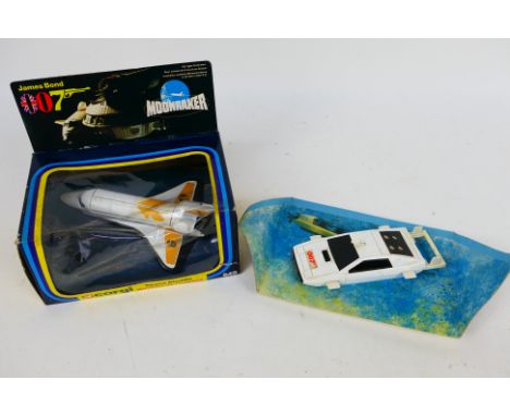 Corgi - James Bond 007 - Moonraker. A boxed #649 Space Shuttle from Moonraker 007. Box has storage damage, crushing and teari