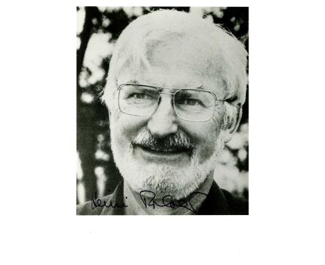 ROHRER HEINRICH: (1933-2013) Swiss physicist, Nobel Prize winner for Physics, 1986. Signed 4 x 6 photograph of Rohrer in a cl