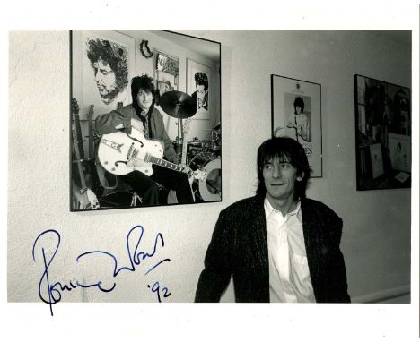 WOOD RONNIE: (1947- ) English rock musician, a member of the Rolling Stones since 1975. A good signed 10 x 8 photograph of Wo