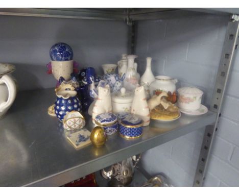 SMALL DECORATIVE ITEMS TO INCLUDE; LIMOGES, A GILT AND FLORAL DECORATED EGG CONTAINING A MINIATURE PERFUME BOTTLE, OTHER TRIN
