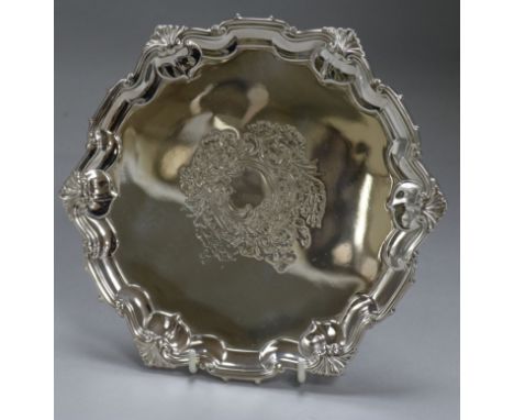 A George V silver salver, William Hutton & Sons, Sheffield, 1911, 21.2cm, 10 oz.