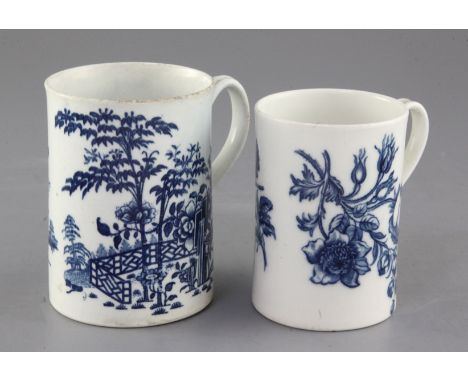 A Worcester plantation print blue and white mug and a Caughley floral spray blue and white mug, 12.5cm and 11.5cm