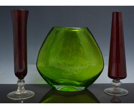 Ruby glass basin, diameter 33cm, other coloured glassware etc.