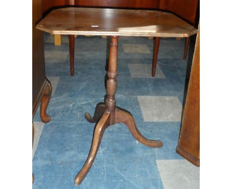 A 19th Century Snap Top Tripod Table, 60.5cm Wide 