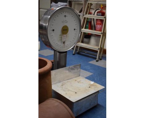 A Set of Avery Shop Scales to Weigh 10kg, 75cm High 