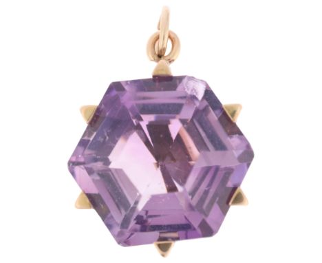 A 14ct gold amethyst drop pendant, set with hexagonal step-cut amethyst, unmarked mount tests as 14ct, 21.6mm, 5.6g . Conditi
