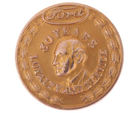 A 9ct rose gold Ford 30 Years Loyalty And Service presentation dress stud, John Pinches, London 1961, 15.7mm, 3.7g . Conditio
