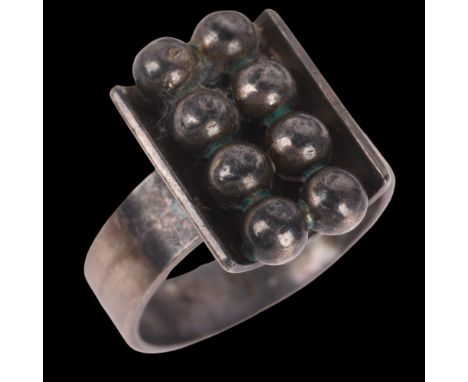 ELIS KAUPPI for KUPITTAAN KULTA OY- a Vintage Finnish modernist sterling silver geometric ring, Turku 1960s, setting height 1