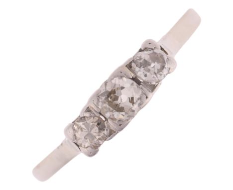 Am Art Deco 18ct white gold three stone diamond ring, platinum-topped set with round brilliant-cut diamonds, total diamond co